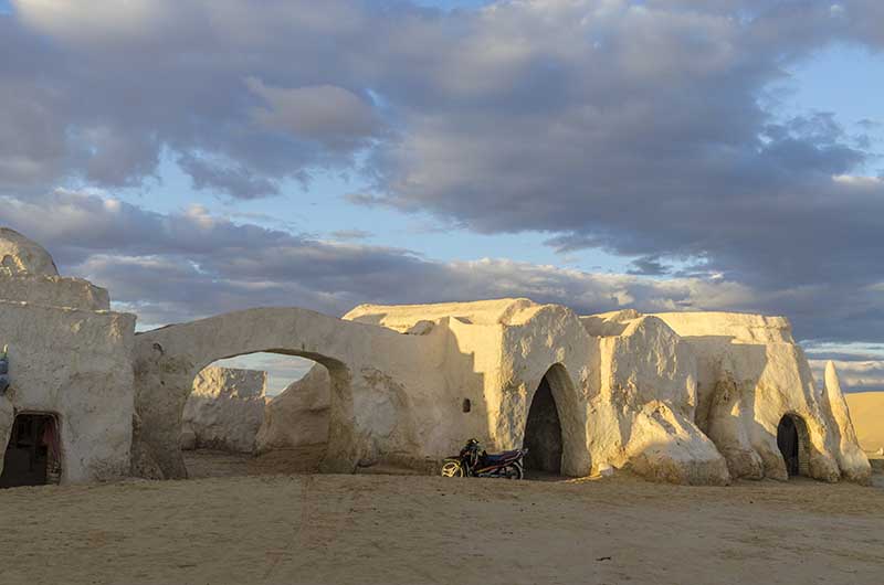 104 - Tunez - desierto de Tozeur - Ong Djmel - escenarios de la pelicula Stars War - IV episodio